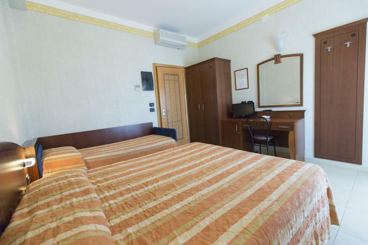 Hotel Rex Rimini Zewnętrze zdjęcie